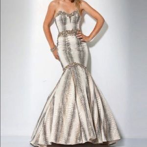 Jovani snakeskin print Mermaid Gown- Size 4